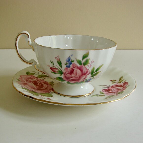 Vintage Aynsley Pink Cabbage Roses Teacup Saucer English Bone China Gold Gilt - Picture 2 of 8